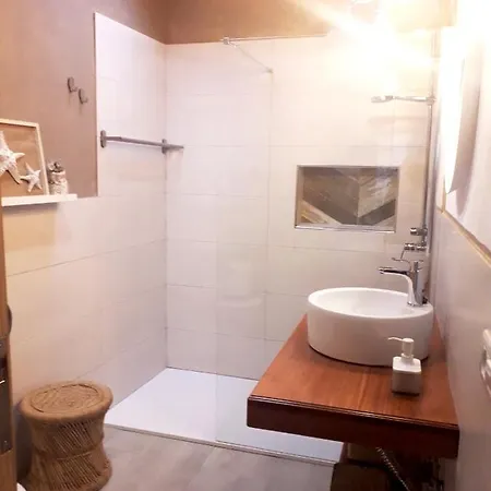 Villa Elegant With Private Pool In Mancha Blanca