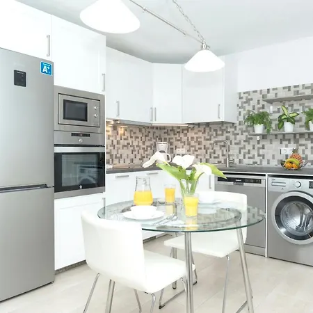 Villa Elegant With Private Pool In Mancha Blanca *