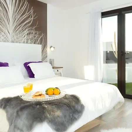 Elegant With Private Pool In Mancha Blanca וילה