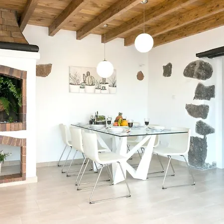 Elegant With Private Pool In Mancha Blanca